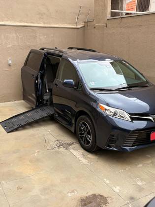 TOYOTA SIENNA 2.5 VVT-I HYBRID XSE CVT TOYOTA SIENNA 2.5 VVT-I HYBRID XSE CVT